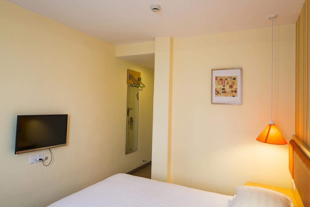 Home Inn Shanghai Pudong Nanpu Bridge Tangqiao Commercial Square Экстерьер фото